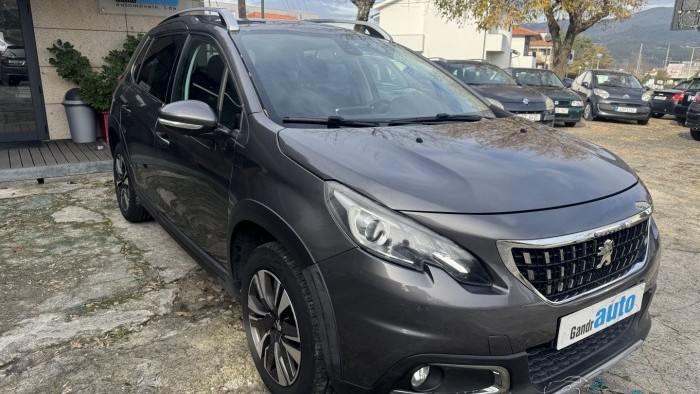 Peugeot 2008 Pure Teck Style